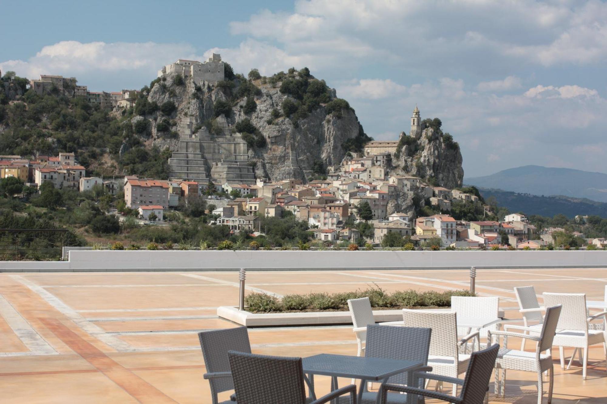 Domus Hotel Bagnoli Del Trigno Buitenkant foto